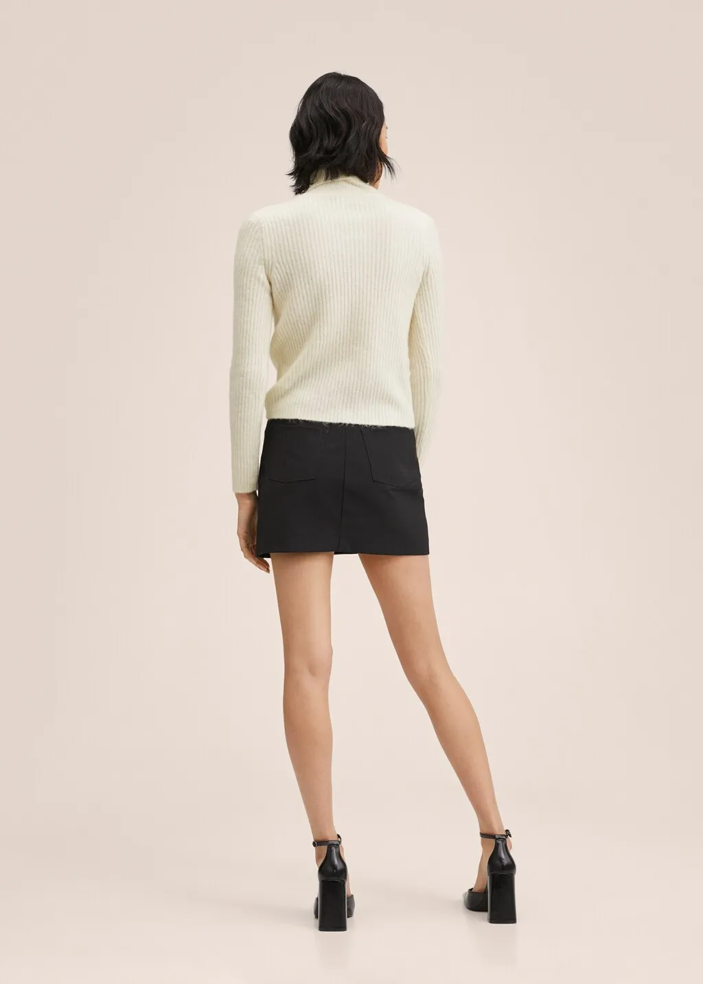 Collar pullover with folded neckline.