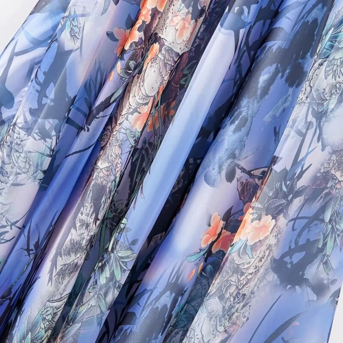 Long, elegant summer beach skirts Wide, fashionable women's casual skirts Bohemian skirts paired with flowing colors
